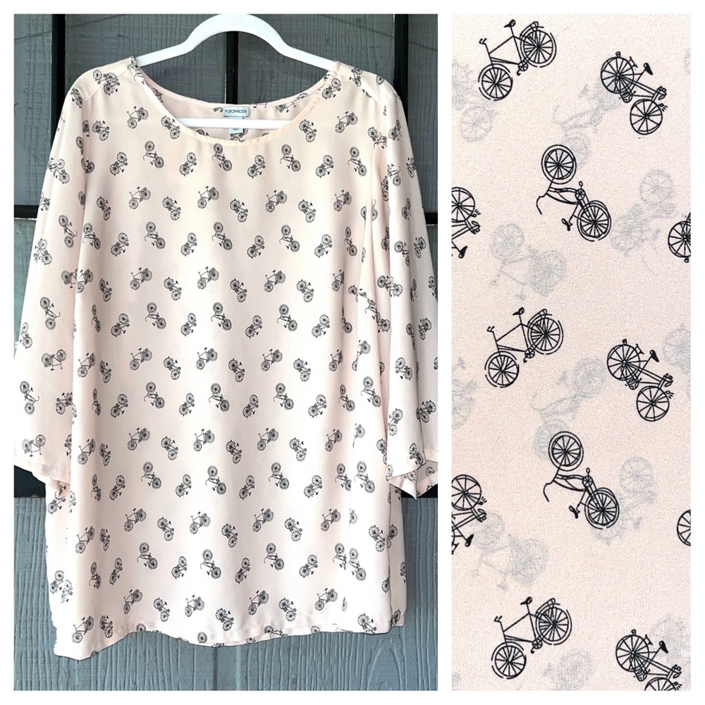 🚲 Paraphrase top, blush/cream colored with black bicycle print, lightweight